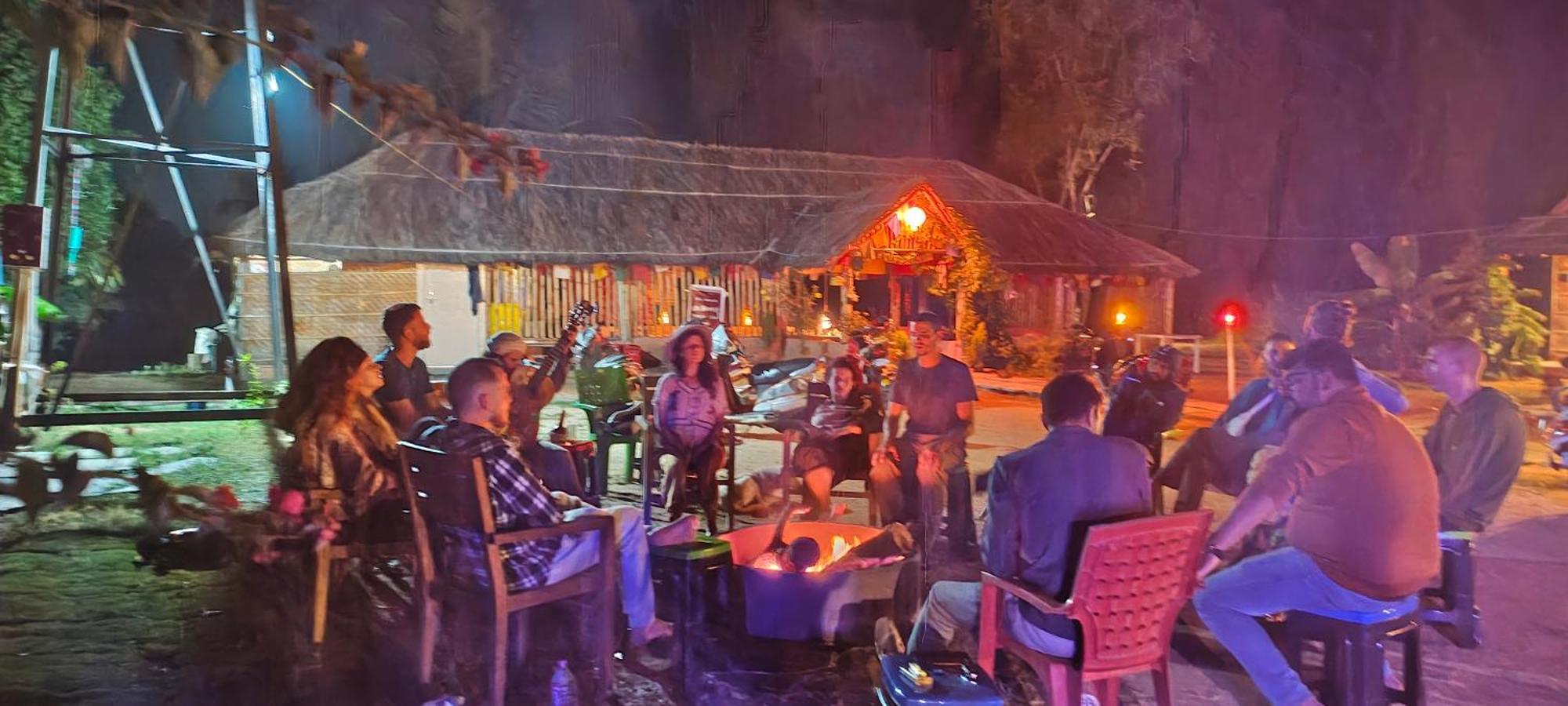 Om Shanti Om Home Stay & Cafe Hampi Exterior photo